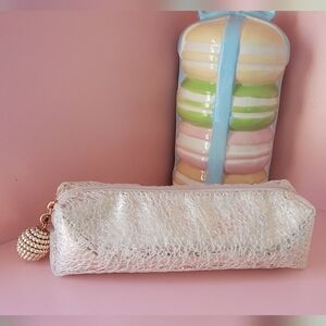 MAC Snow Ball Holiday Collection 2017 clutch